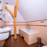 Pokoje Goscinne Pod Sosnami *