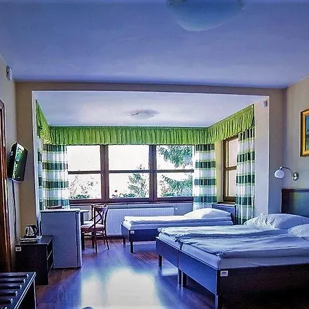 בית אירוח Pokoje Goscinne Pod Sosnami *